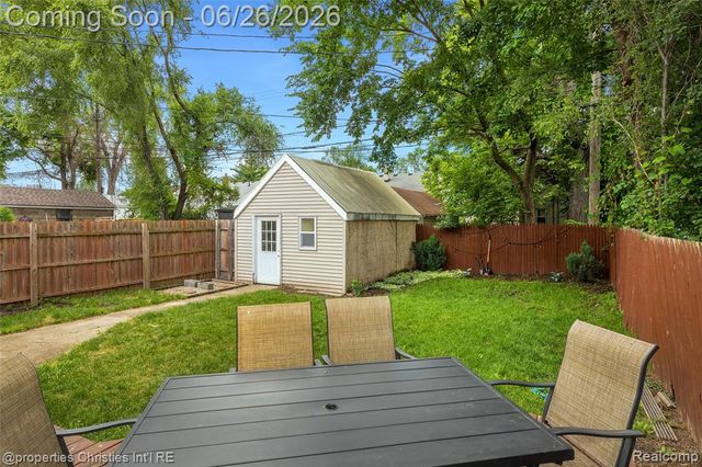 221 College Street, Ferndale, MI 48220