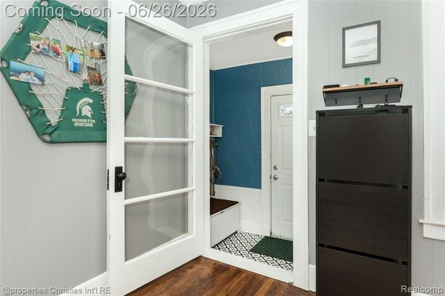221 College Street, Ferndale, MI 48220