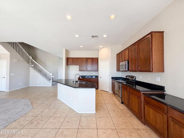 17104 N OLIVETO Avenue, Maricopa, AZ 85138