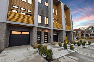 1717 Pallister Street P26, Detroit, MI 48206