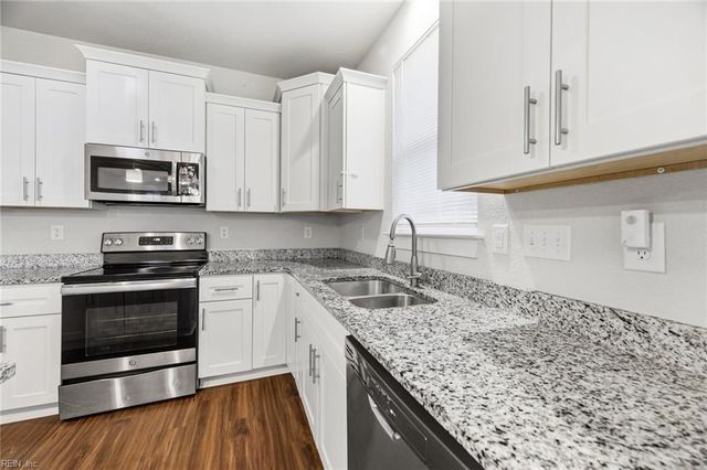 213 Hurdle DR, Chesapeake, VA 23322