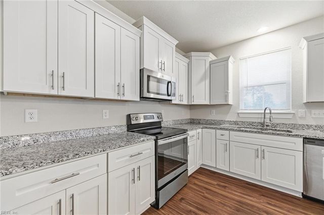 213 Hurdle DR, Chesapeake, VA 23322
