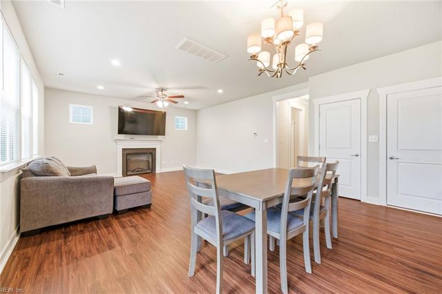 213 Hurdle DR, Chesapeake, VA 23322
