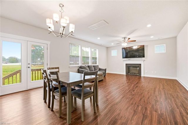 213 Hurdle DR, Chesapeake, VA 23322