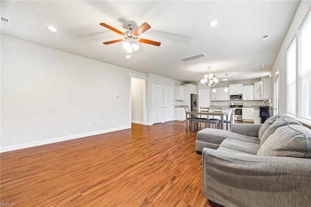 213 Hurdle DR, Chesapeake, VA 23322