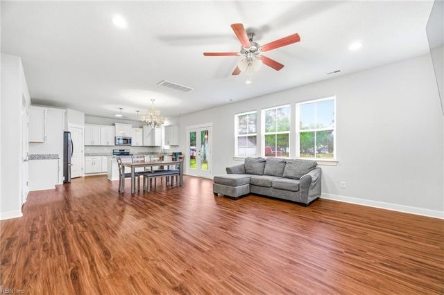 213 Hurdle DR, Chesapeake, VA 23322
