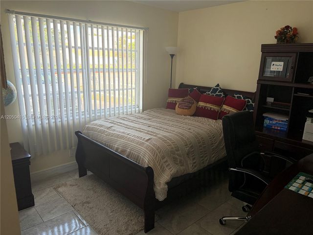 4280 N Dixie Highway, Boca Raton, FL 33431