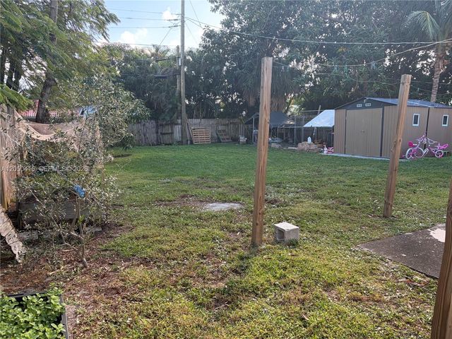 4280 N Dixie Highway, Boca Raton, FL 33431
