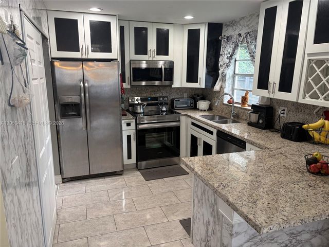 4280 N Dixie Highway, Boca Raton, FL 33431