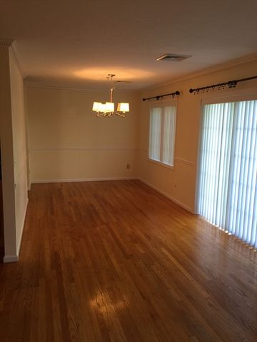 7 Conant Rd 11, Winchester, MA 01890