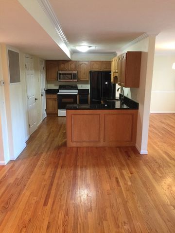 7 Conant Rd 11, Winchester, MA 01890