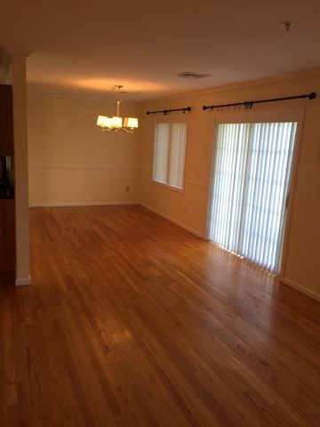 7 Conant Rd 11, Winchester, MA 01890