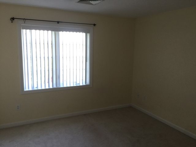 7 Conant Rd 11, Winchester, MA 01890