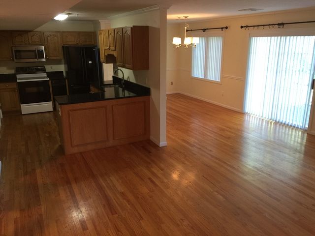 7 Conant Rd 11, Winchester, MA 01890
