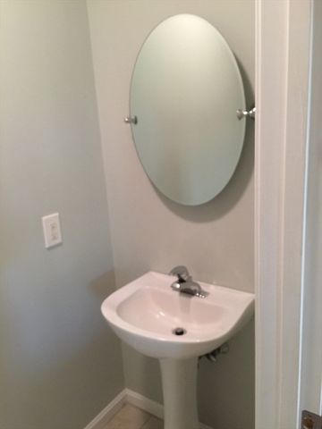 7 Conant Rd 11, Winchester, MA 01890