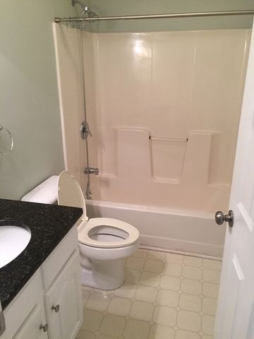 7 Conant Rd 11, Winchester, MA 01890