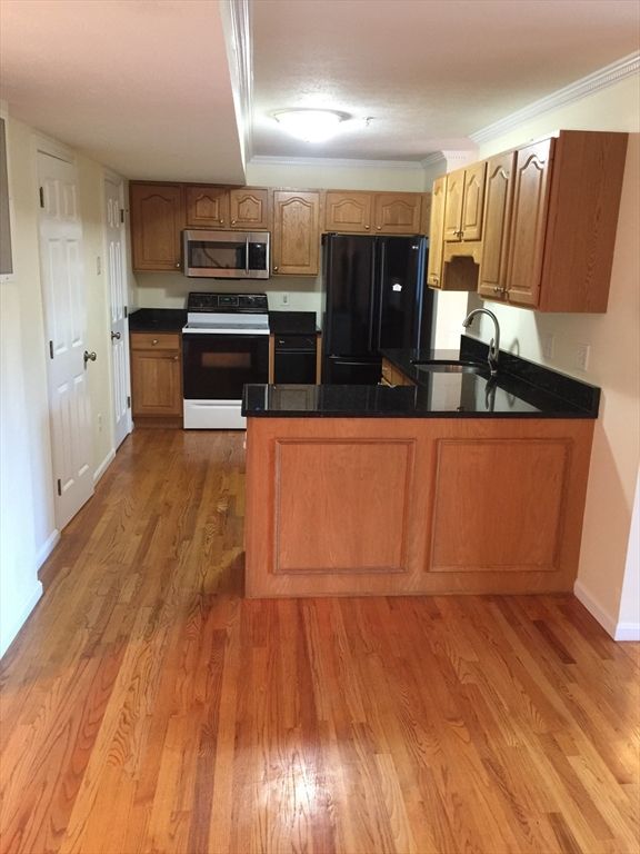 7 Conant Rd 11, Winchester, MA 01890