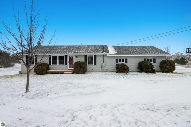 8392 Monarch Lane, Williamsburg, MI 49690