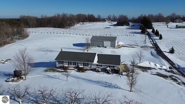 8392 Monarch Lane, Williamsburg, MI 49690