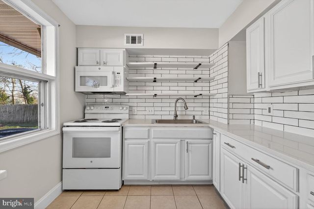 6307 COTTONWOOD DR, Alexandria, VA 22310