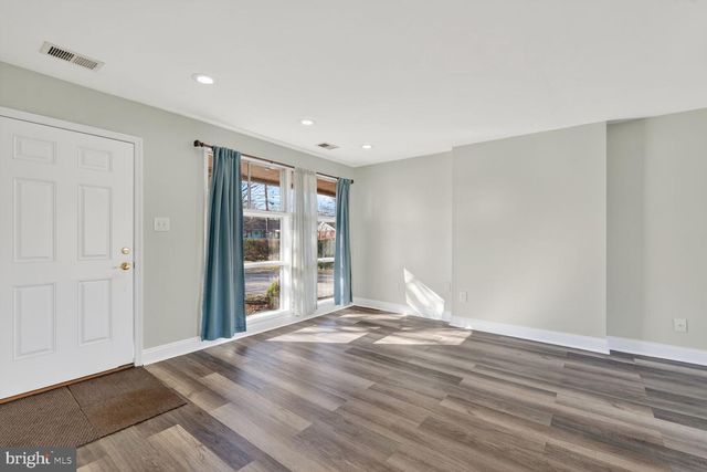 6307 COTTONWOOD DR, Alexandria, VA 22310