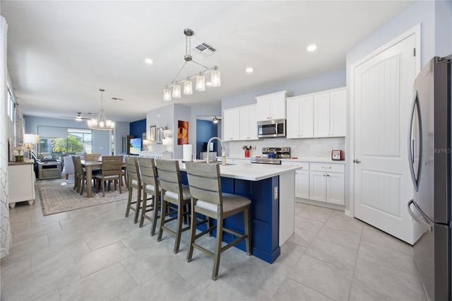 17325 BLAZING STAR CIR, Clermont, FL 34714