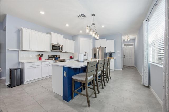 17325 BLAZING STAR CIR, Clermont, FL 34714