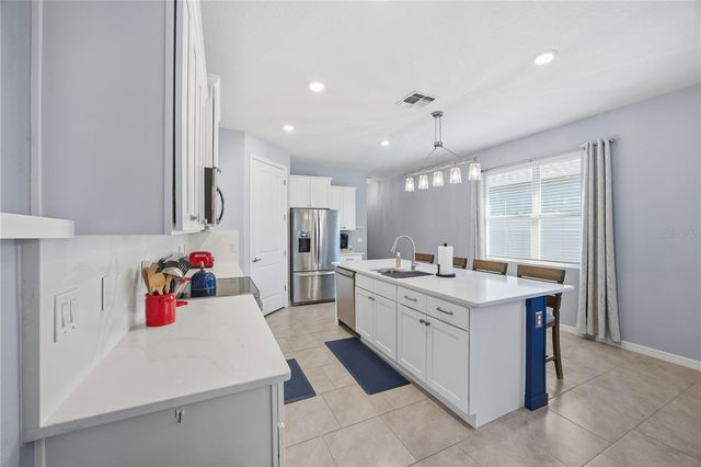 17325 BLAZING STAR CIR, Clermont, FL 34714