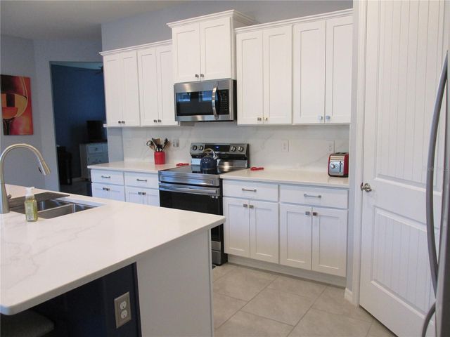 17325 BLAZING STAR CIR, Clermont, FL 34714