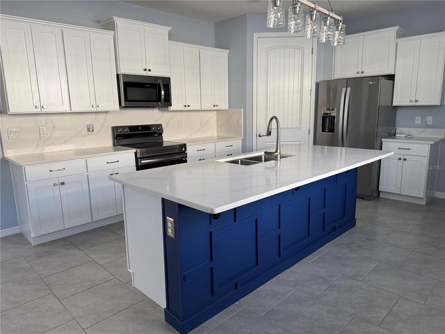 17325 BLAZING STAR CIR, Clermont, FL 34714