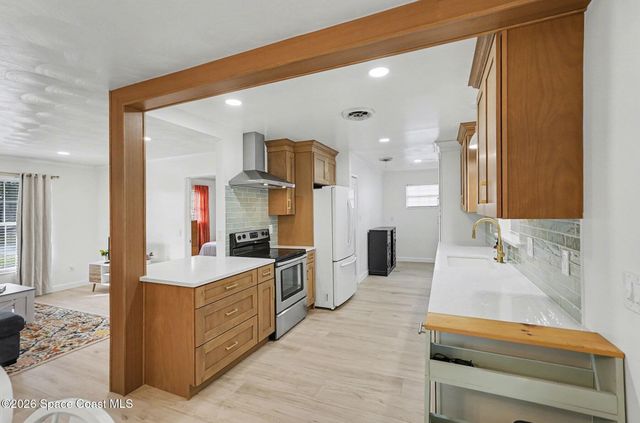 735 Ixora Drive, Melbourne, FL 32935