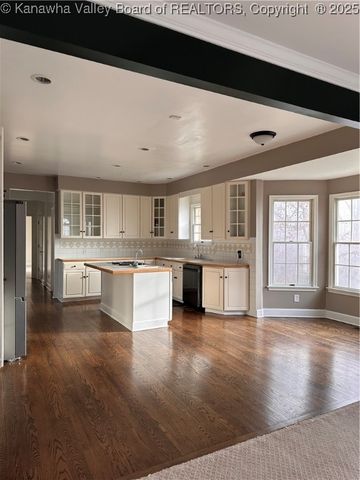 96 Hunting Hills Drive, Charleston, WV 25311