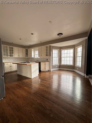 96 Hunting Hills Drive, Charleston, WV 25311