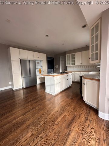 96 Hunting Hills Drive, Charleston, WV 25311