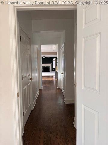 96 Hunting Hills Drive, Charleston, WV 25311