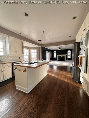 96 Hunting Hills Drive, Charleston, WV 25311