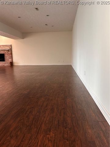 96 Hunting Hills Drive, Charleston, WV 25311