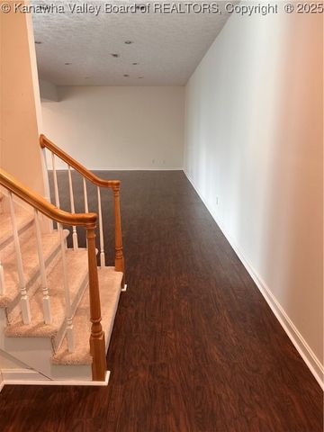 96 Hunting Hills Drive, Charleston, WV 25311