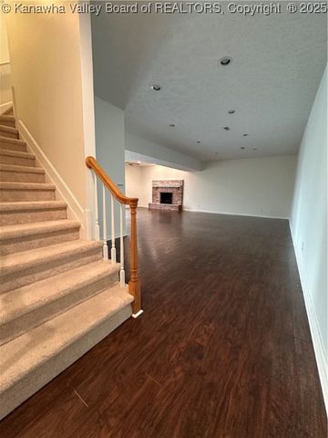 96 Hunting Hills Drive, Charleston, WV 25311