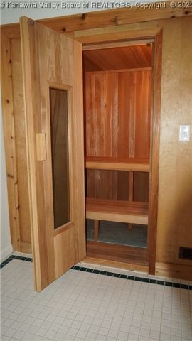 96 Hunting Hills Drive, Charleston, WV 25311