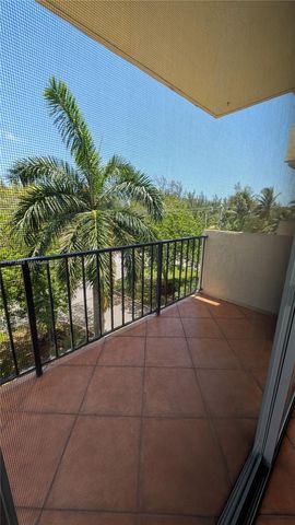 2600 NE 135th St 4E-A, North Miami, FL 33181