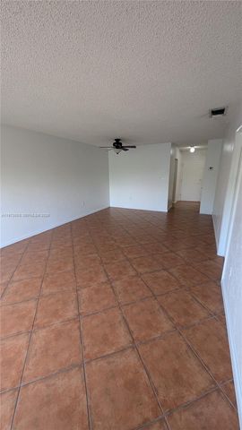 2600 NE 135th St 4E-A, North Miami, FL 33181