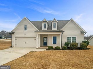 16 Fox Drive, Winder, GA 30680