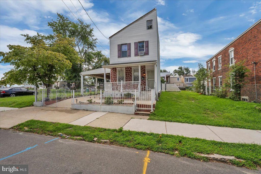 2726 WAYNE AVE, CAMDEN, NJ 08105 — photo 2