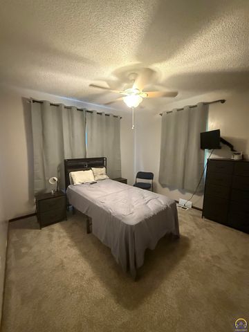 211 Meadowlark LN, Ozawkie, KS 66070