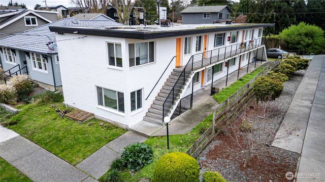 3035 64th Avenue SW, Seattle, WA 98116