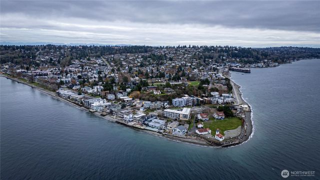 3035 64th Avenue SW, Seattle, WA 98116