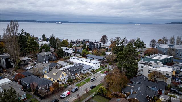 3035 64th Avenue SW, Seattle, WA 98116