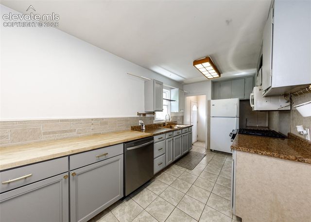 825 Bragdon Avenue, Pueblo, CO 81004