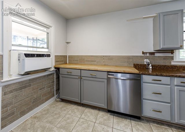 825 Bragdon Avenue, Pueblo, CO 81004